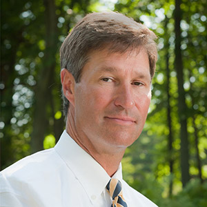 Peter M. Lake, MD, Director Médico del centro para adolescentes con TOC y ansiedad