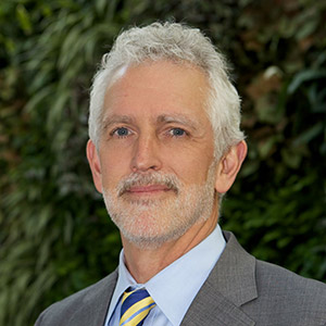 Roger Luhn, MD, Psiquiatra